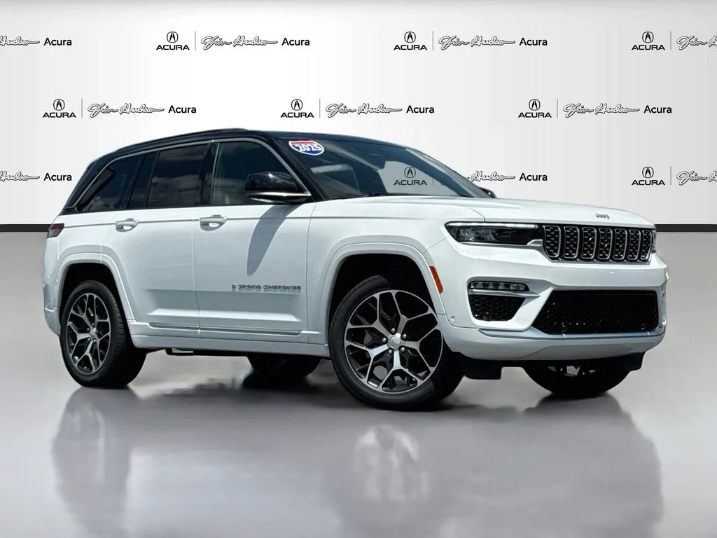 Used 2025 White Jeep Summit Reserve image 1