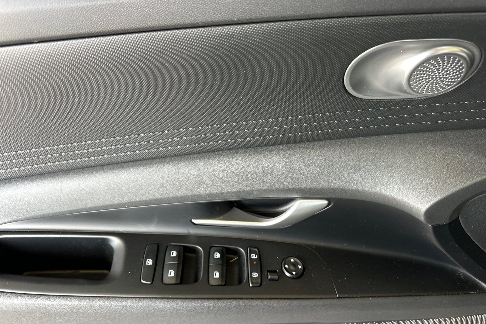 Certified Used 2025 Gray Hyundai SE image 10