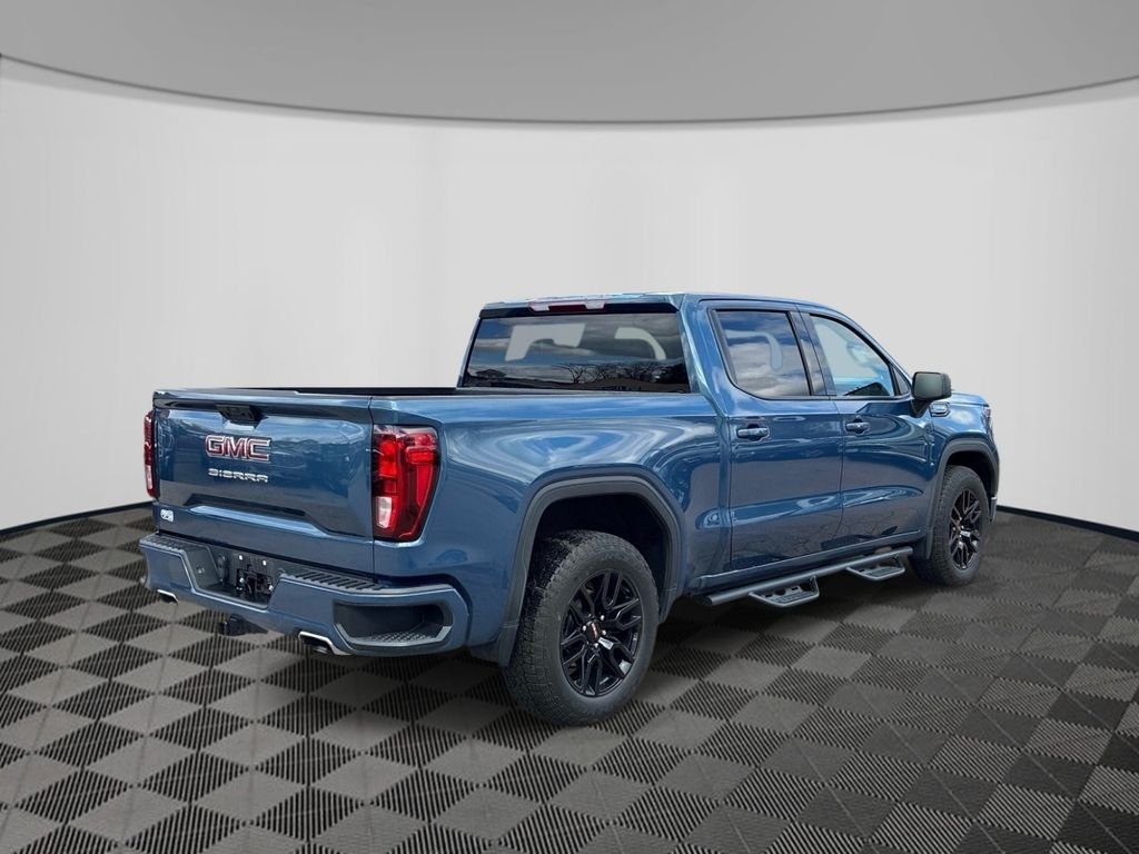 Used 2024  GMC Elevation image 7
