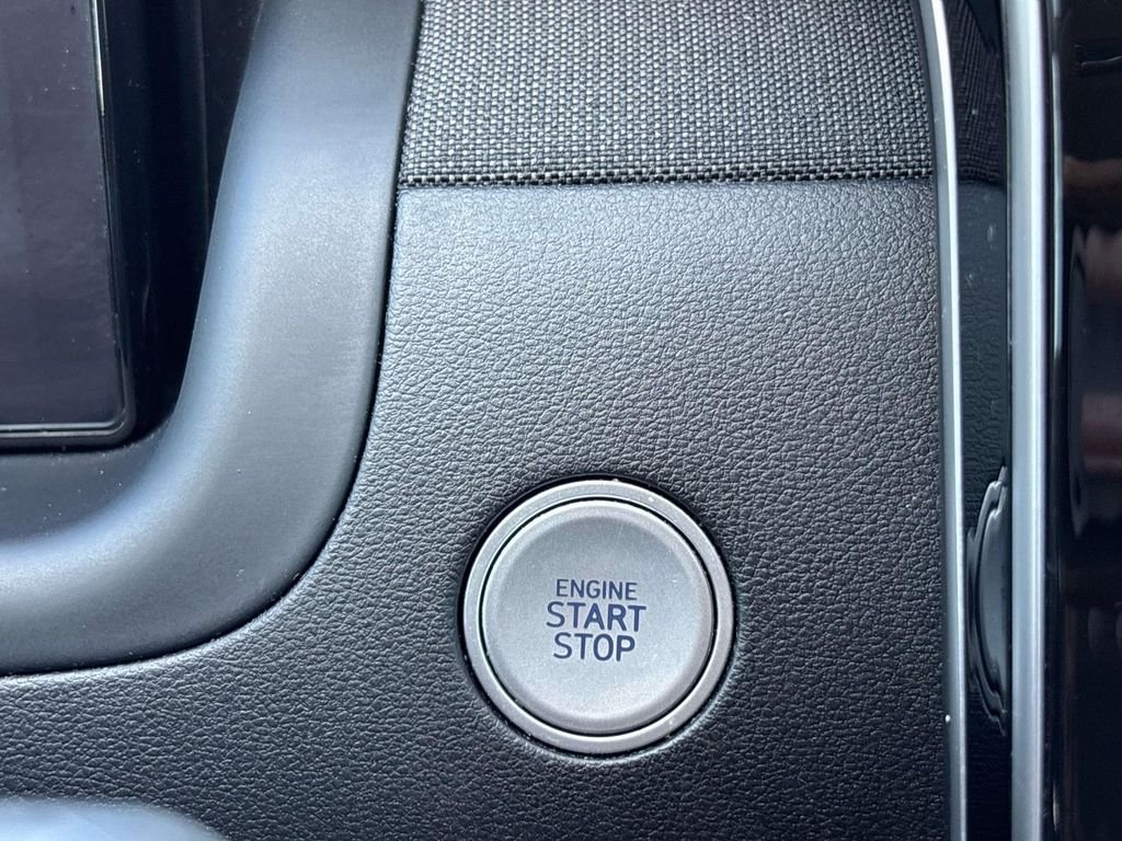 Used 2023 Gray Hyundai SEL image 30