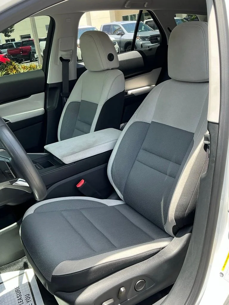 Used 2025  Honda EX image 30