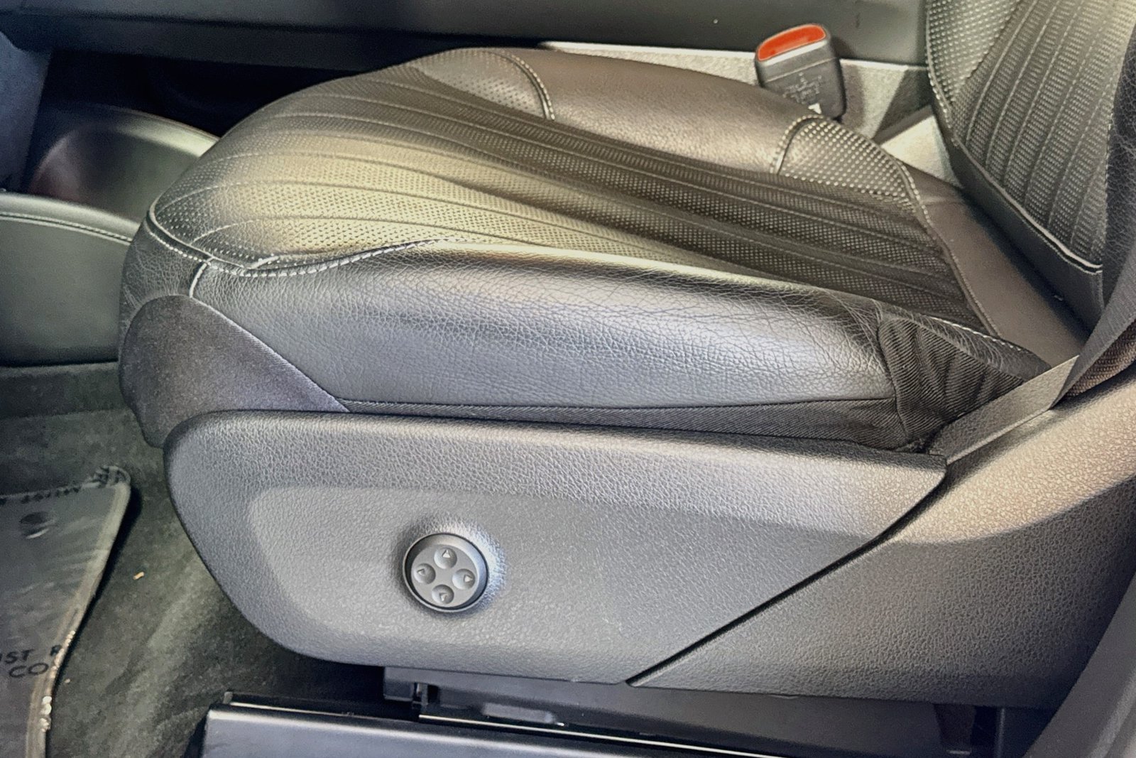 Certified Used 2023 Polar White Mercedes-Benz EQS 580 image 18