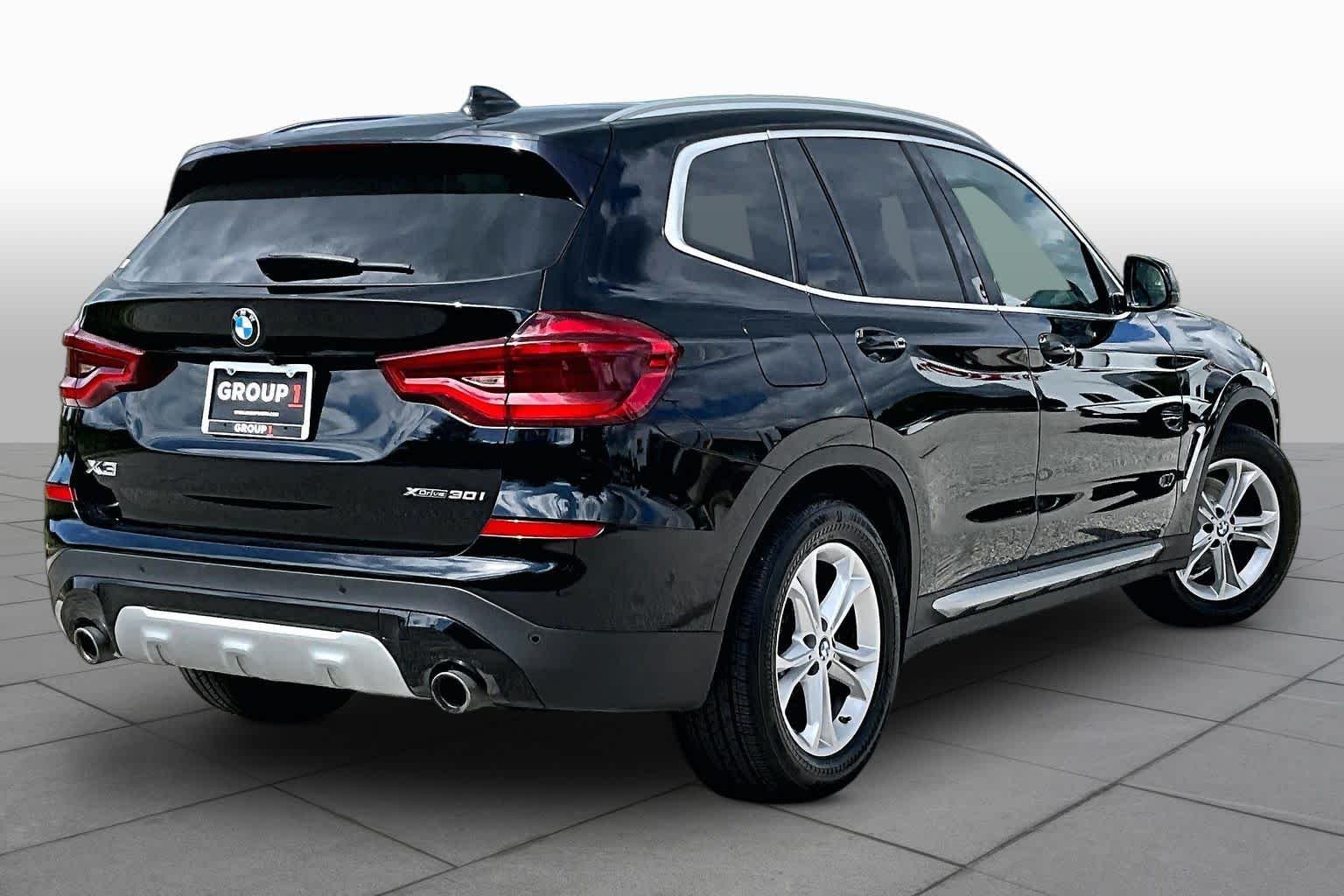 Used 2021 Jet Black BMW xDrive30i image 13