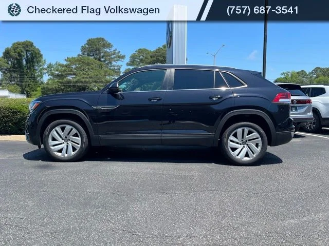 Used 2022 Deep Black Volkswagen 3.6L V6 SE w/Technology image 4