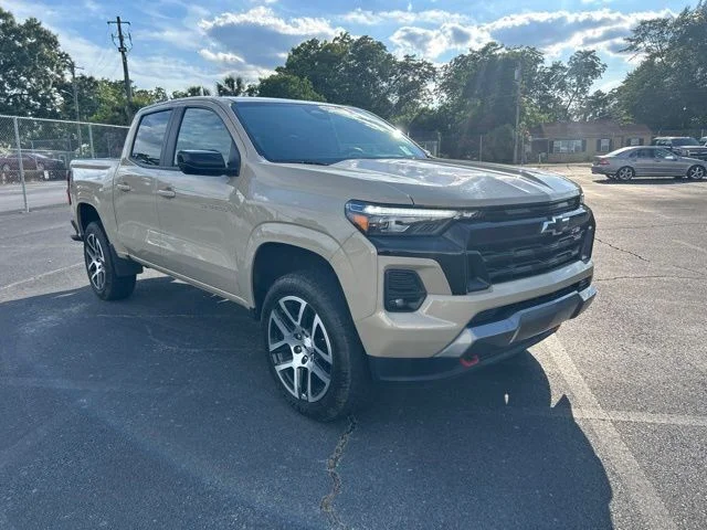 Used 2023  Chevrolet Z71 image 6