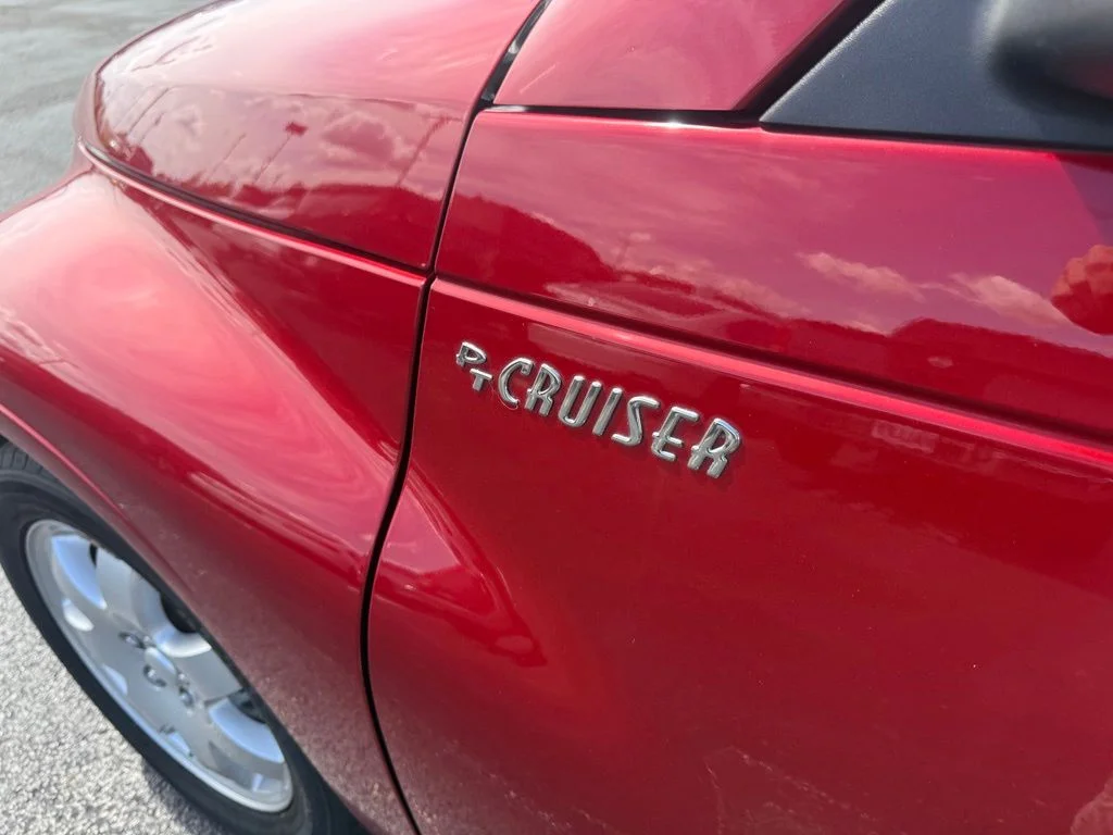 Used 2005 Burgundy Chrysler Touring image 12