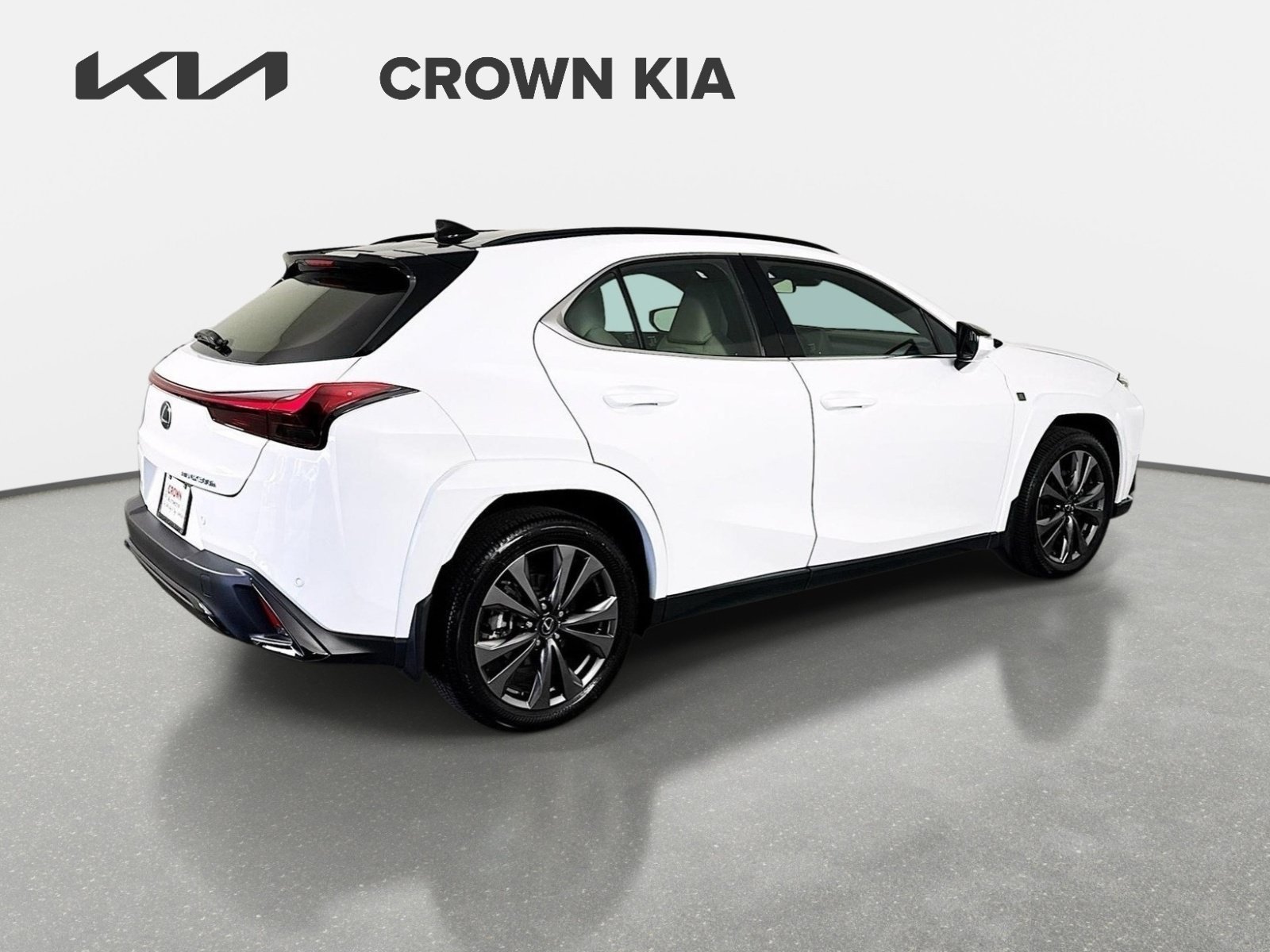 Used 2025 Ultra White Lexus UX 300h F SPORT Design image 5