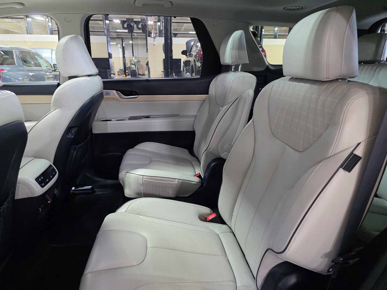 Certified Used 2023 Moonlight Cloud Hyundai Limited image 15