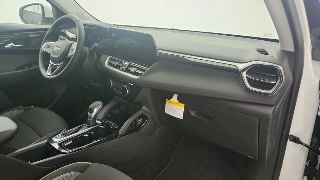 New 2026 Summit White Chevrolet LT image 23