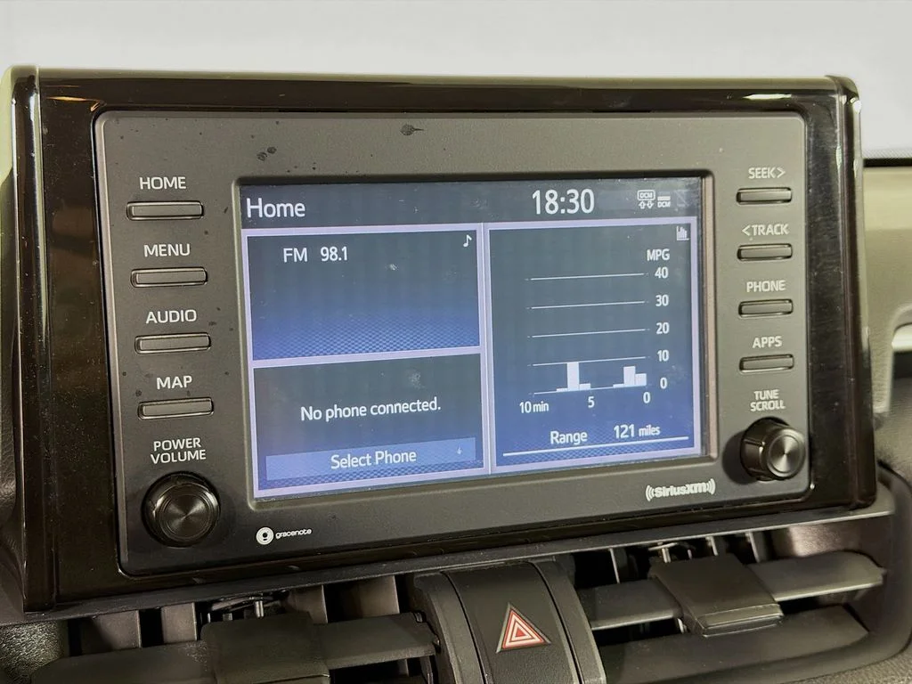 Used 2021 Silver Toyota XLE image 15