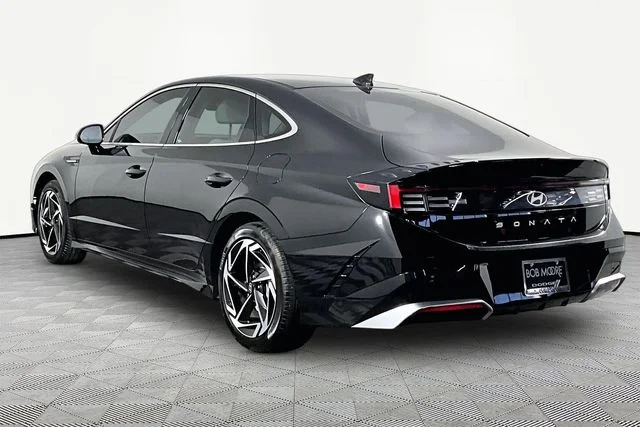 Used 2026 Black Hyundai SEL Sport image 4