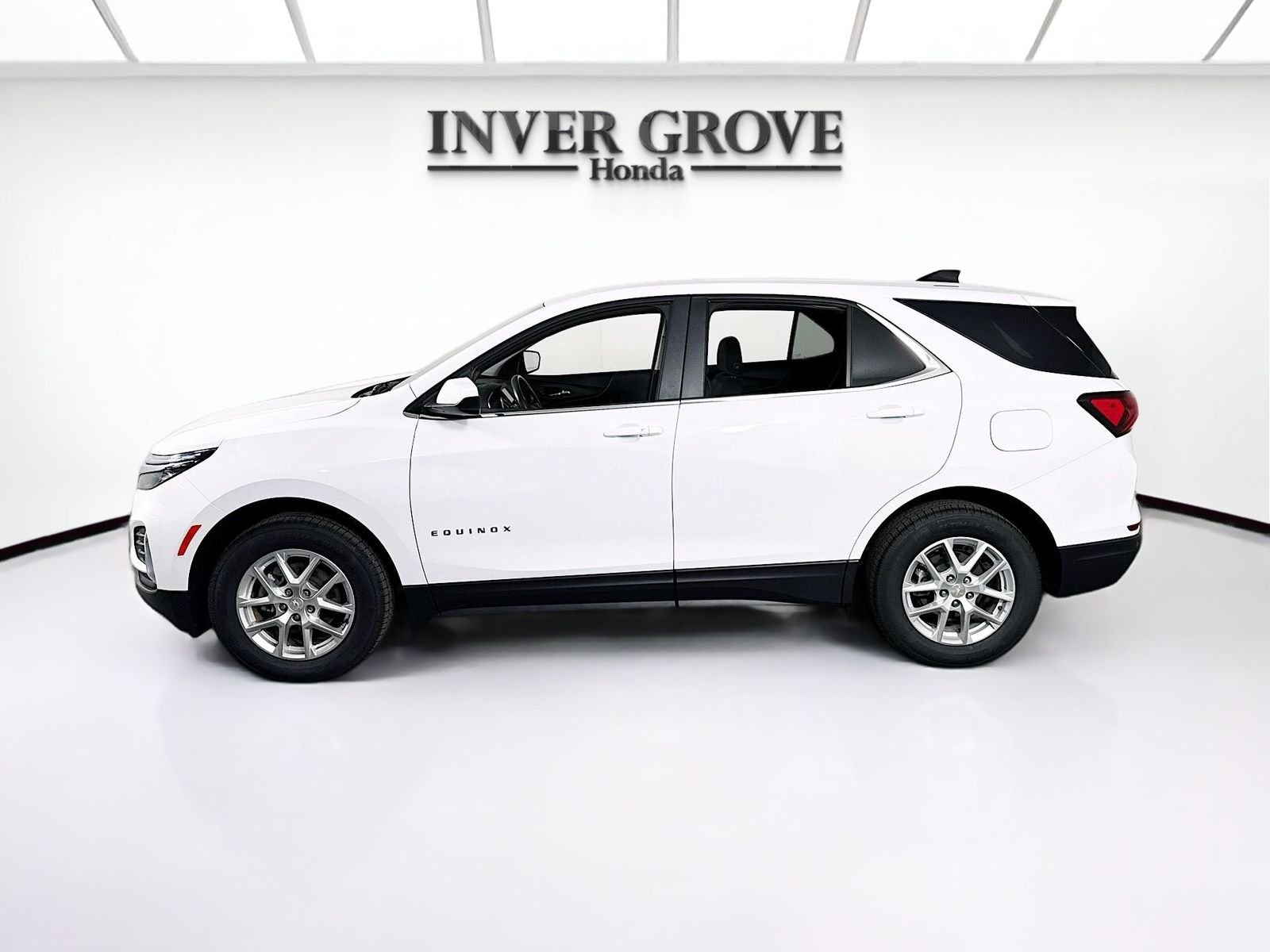 Used 2022 Summit White Chevrolet LT image 8