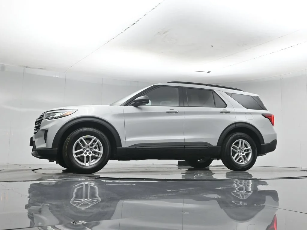 New 2027 Avalanche Gray Ford Active image 49