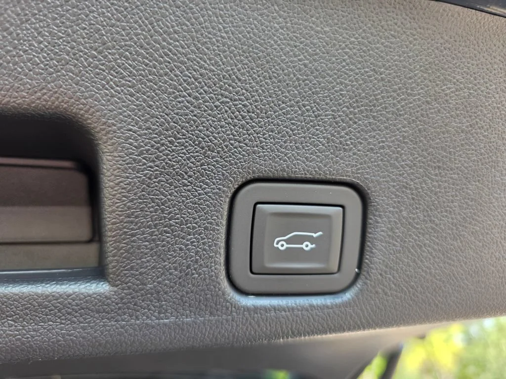 2026 Chevrolet Traverse LT - Photo 24