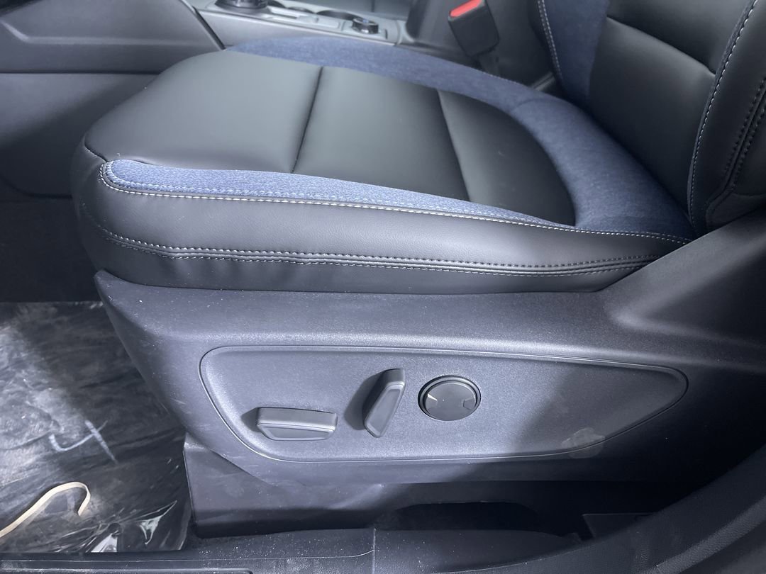 New 2026 Azure Gray Metallic Tri-Coat Ford Outer Banks image 13