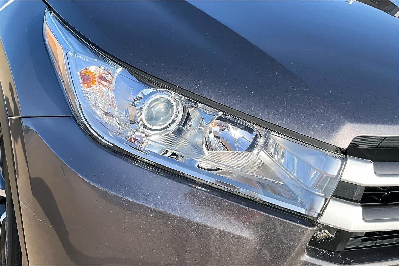 Used 2019 Predawn Gray Mica Toyota LE Plus image 27