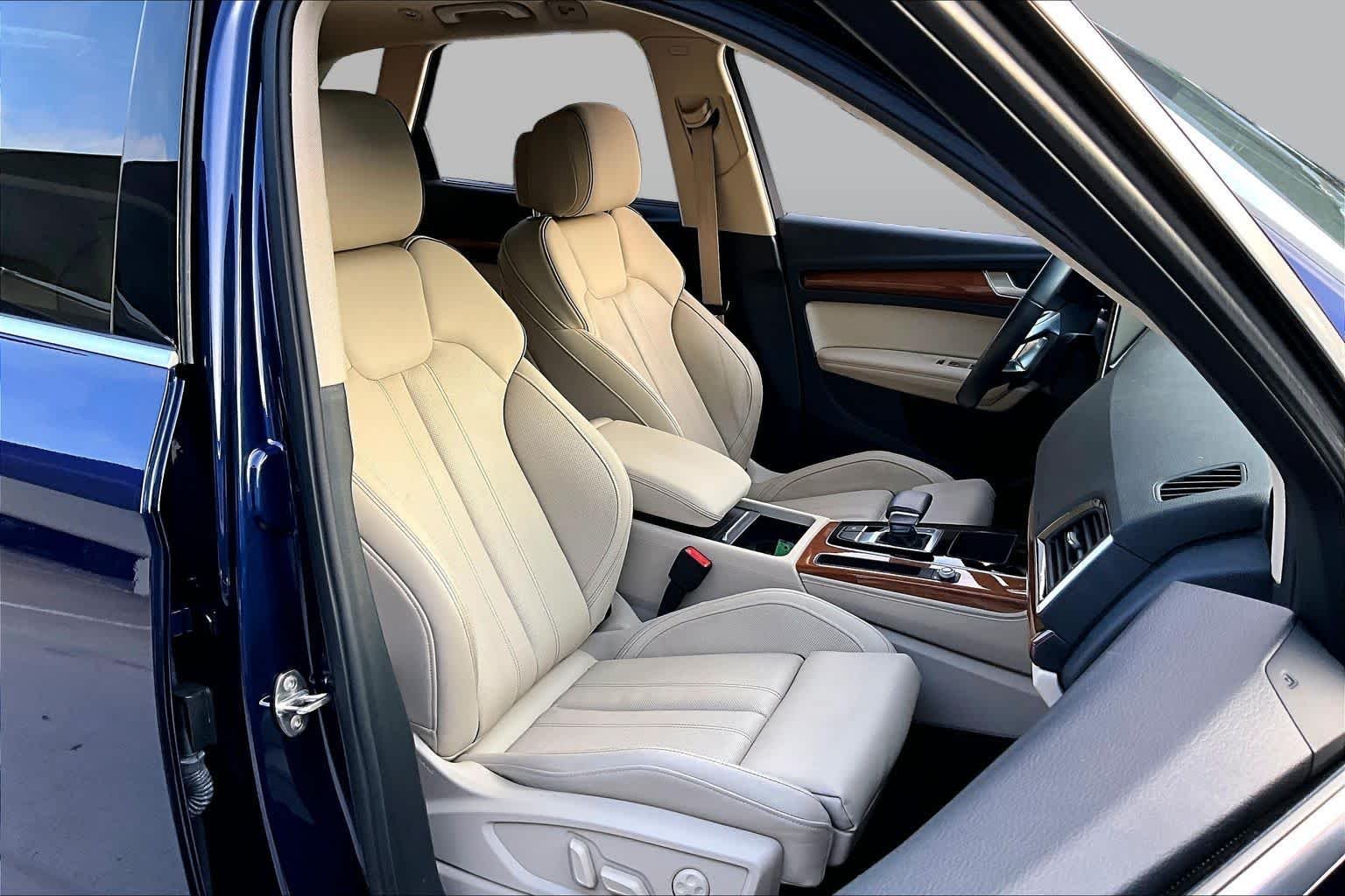 Used 2021 Navarra Blue Metallic Audi Premium Plus image 16
