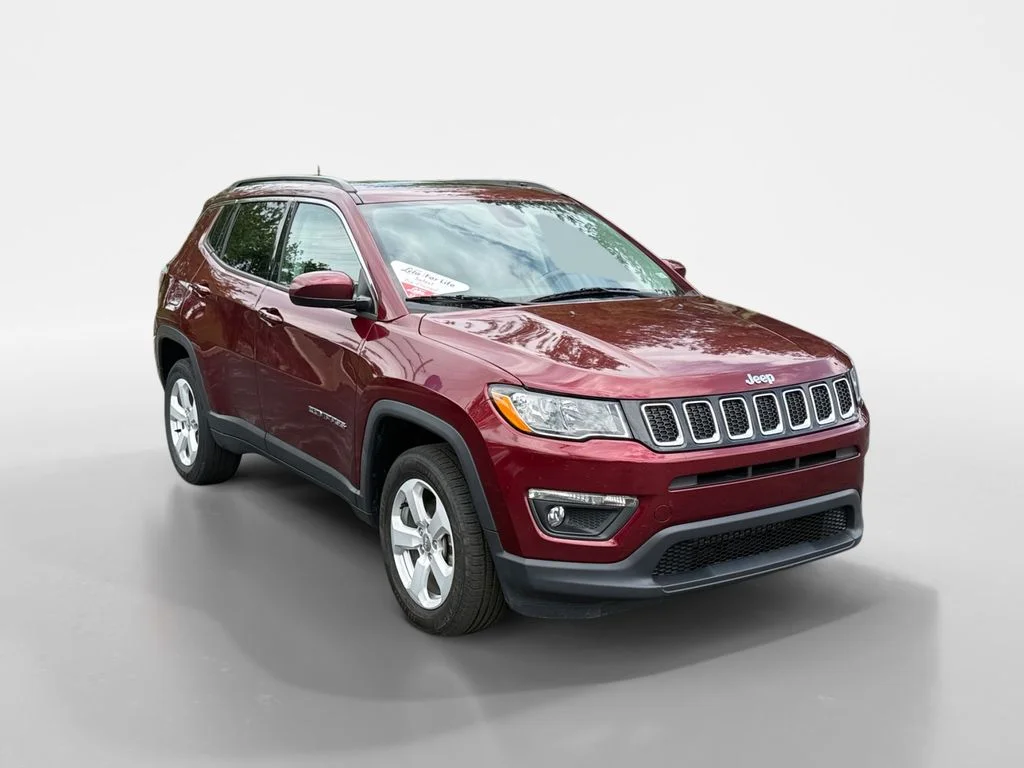 Used 2021 Velvet Red Pearlcoat Jeep Latitude image 2
