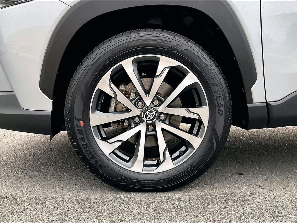 Used 2023 Silver Toyota XLE image 7