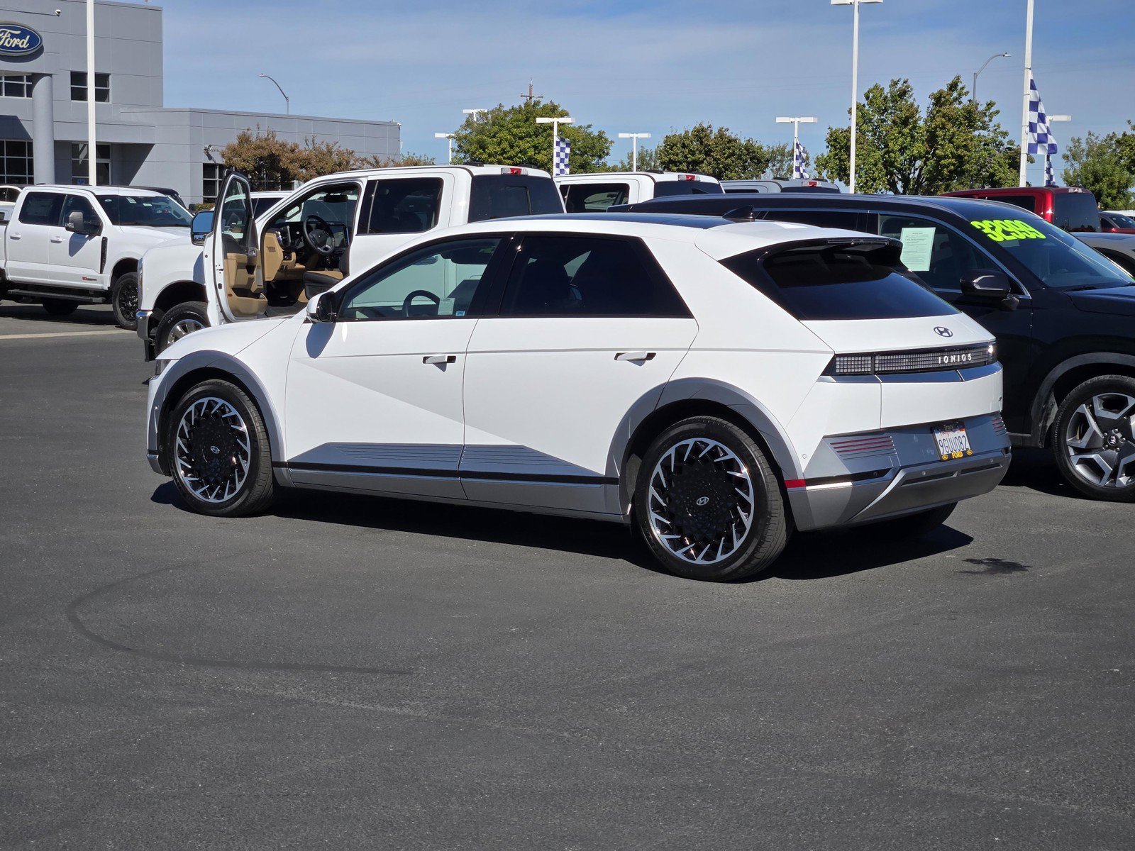 Certified Used 2023 Atlas White Hyundai Limited image 8