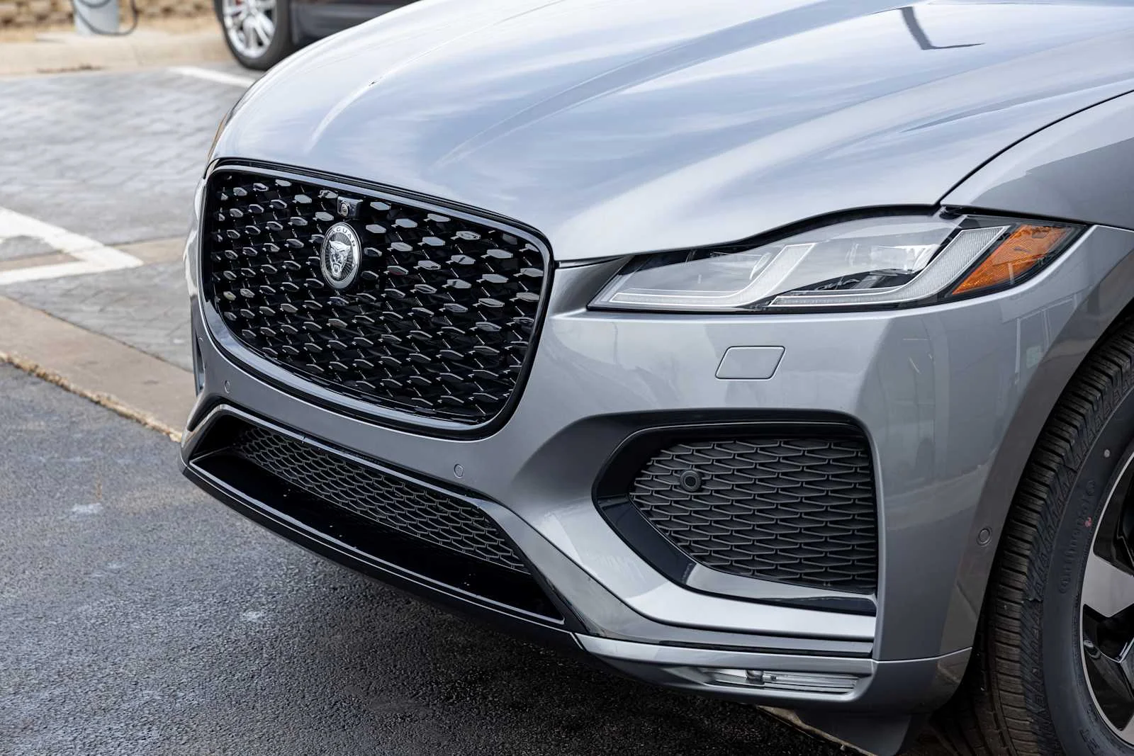 2026 Jaguar F-Pace R-Dynamic S - Photo 36