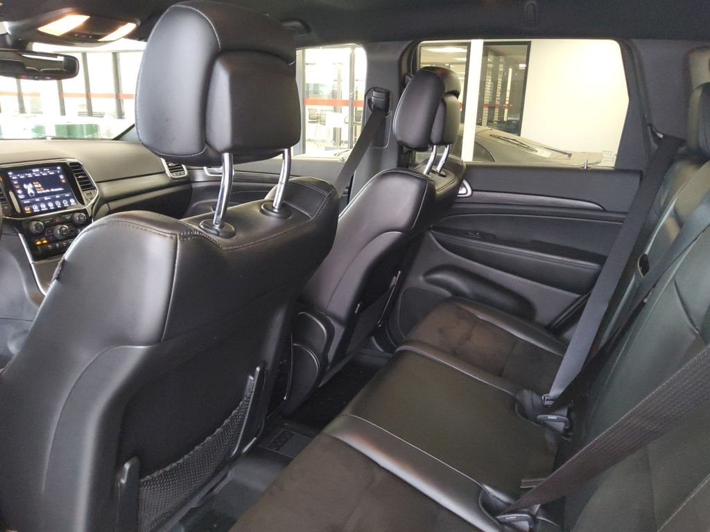 Used 2020 White Jeep Laredo image 19