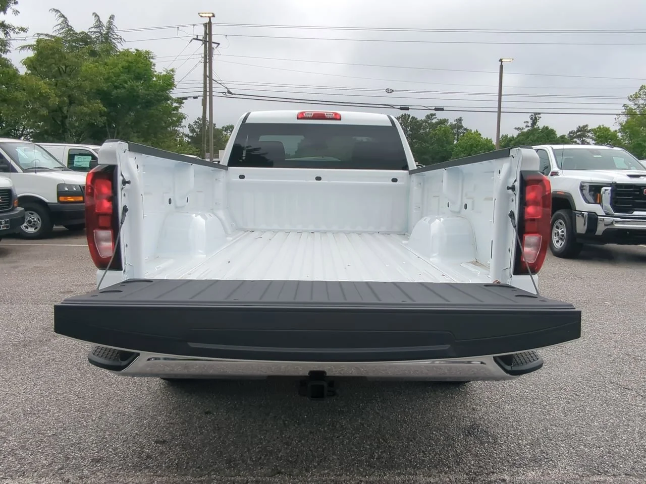 New 2026 Summit White GMC Pro image 23