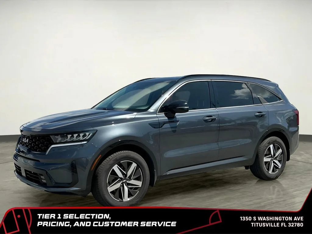Used 2022 Gray Kia EX image 2