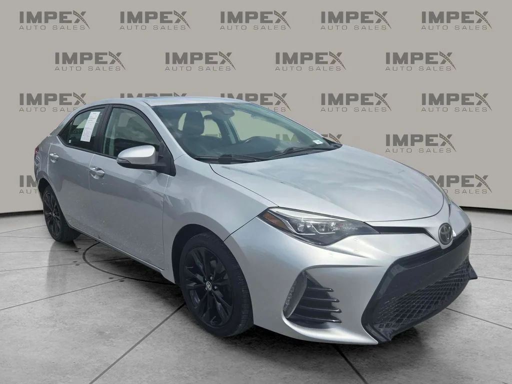 Used 2017 Silver Toyota SE image 4