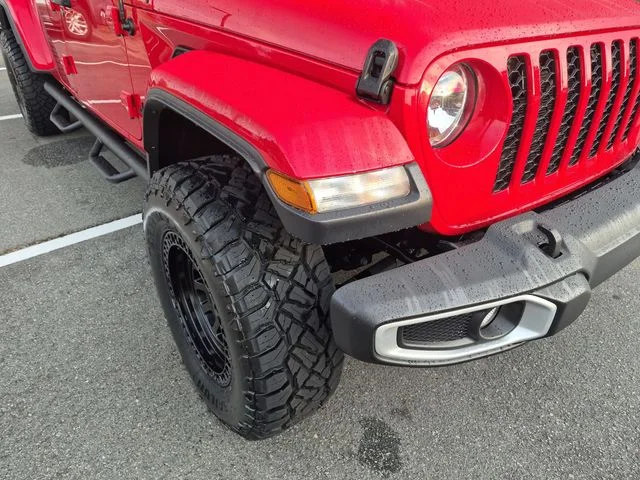 Used 2023 Red Jeep Sport S image 9