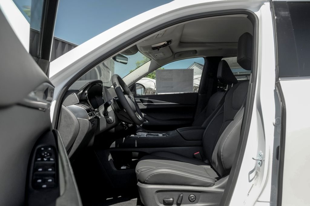 New 2027 Radiant White INFINITI LUXE image 11