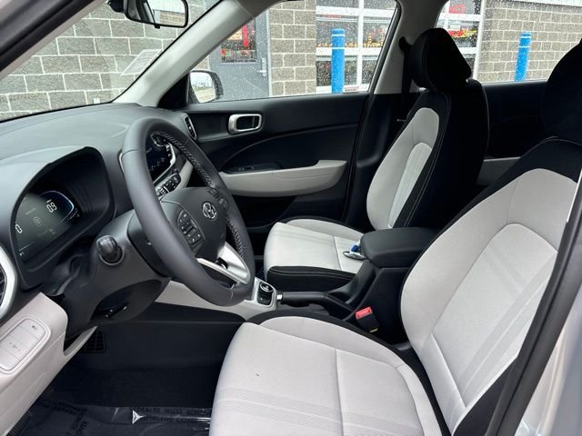 New 2026 Shimmering Silver Hyundai SEL image 13