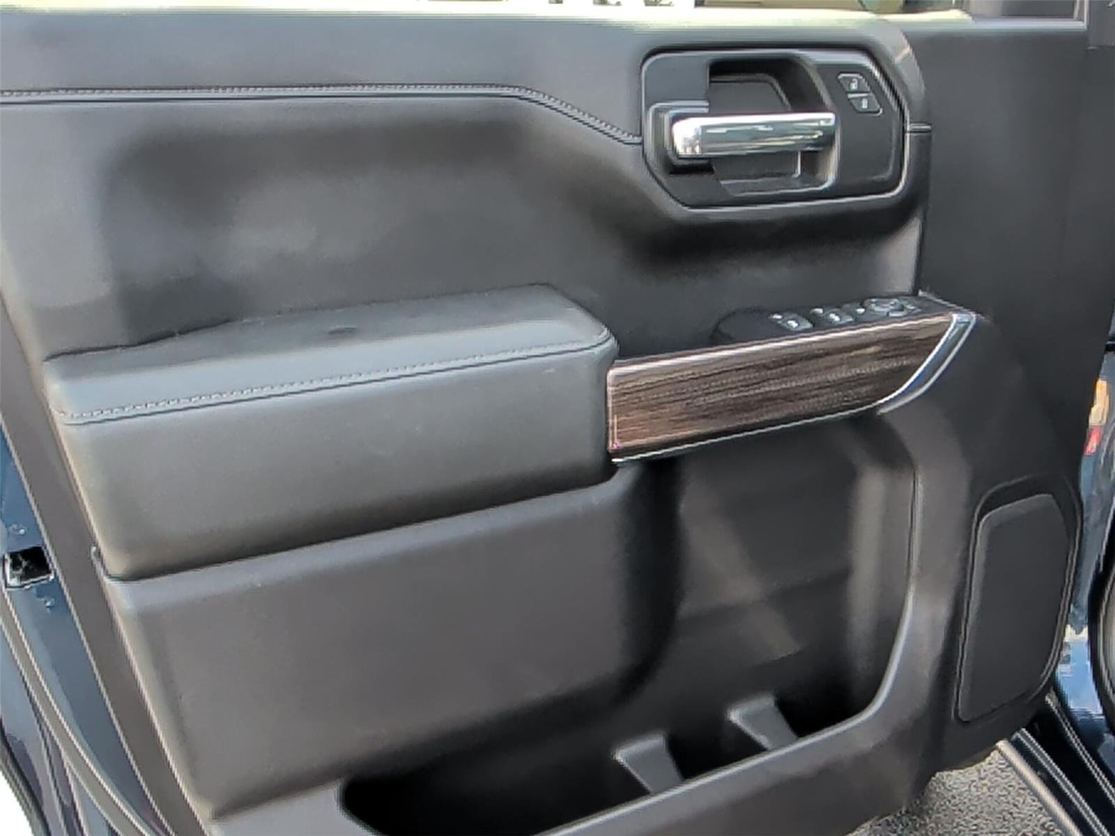 Used 2020 NORTHSKY BLUE METALLIC Chevrolet LT Trail Boss image 16