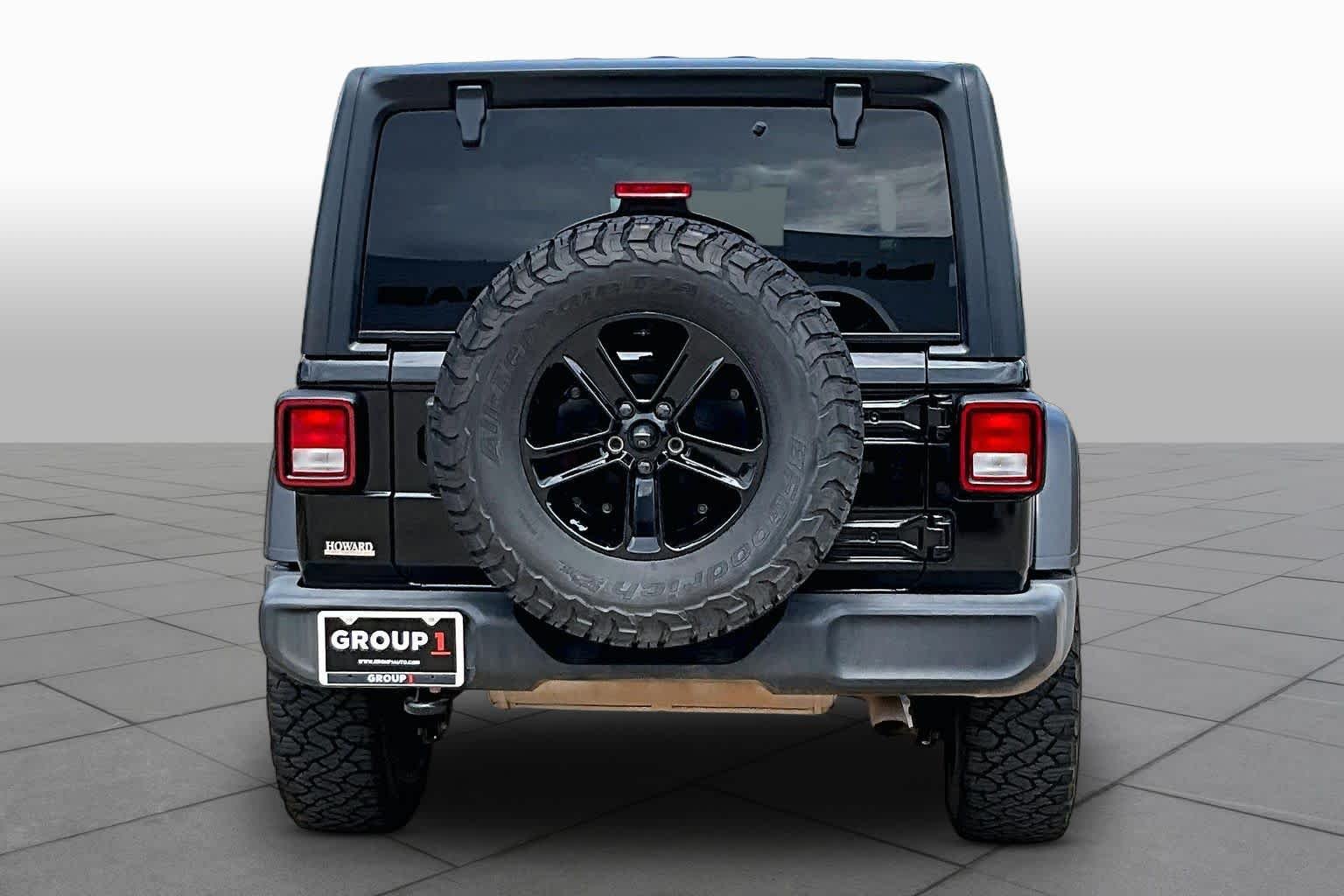 Used 2022 Black Clearcoat Jeep Unlimited Sport Altitude image 4
