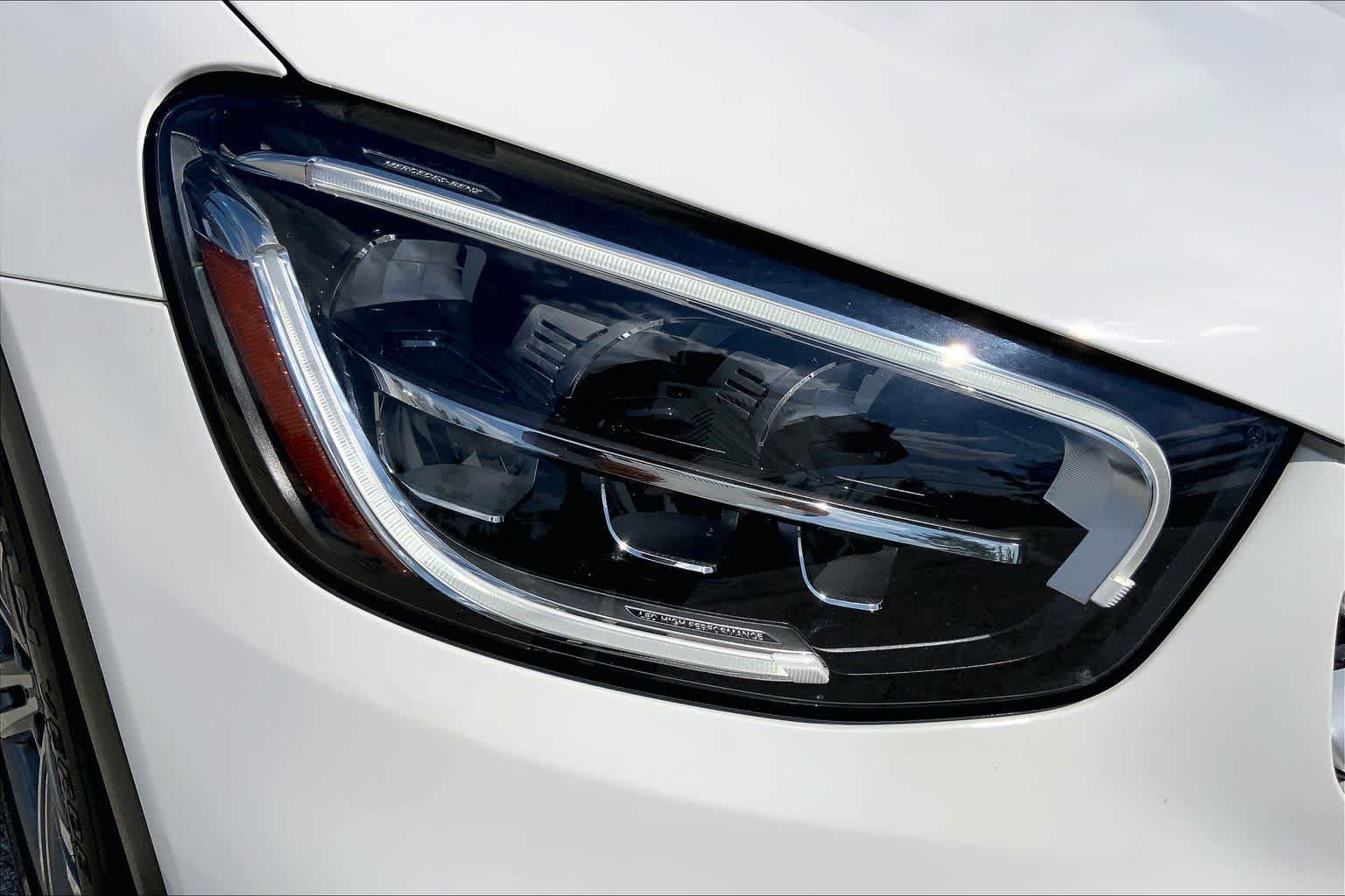Used 2022 Polar White Mercedes-Benz GLC 300 image 27