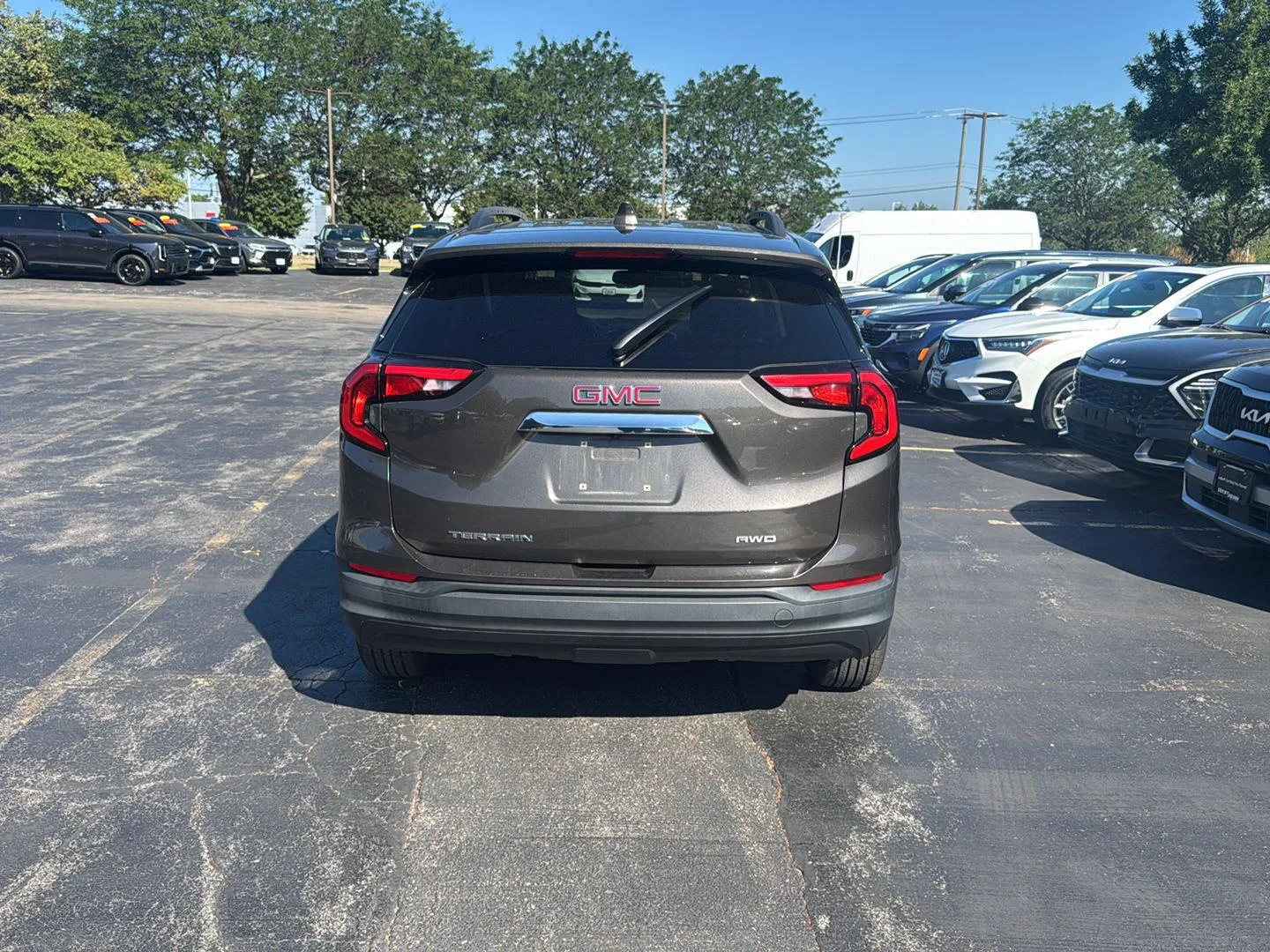 Used 2020 Smokey Quartz Metallic GMC SLE image 6