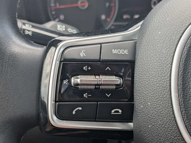 Used 2023 Black Kia X-Line S image 23