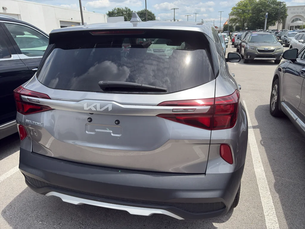 Used 2022 Steel Gray Kia LX image 5
