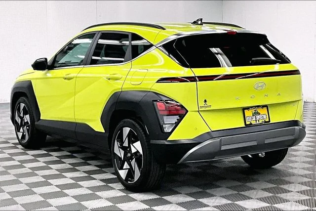 Used 2025 Neoteric Yellow Hyundai Limited image 3