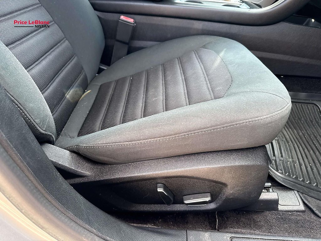 Used 2017 Ingot Silver Ford SE image 12