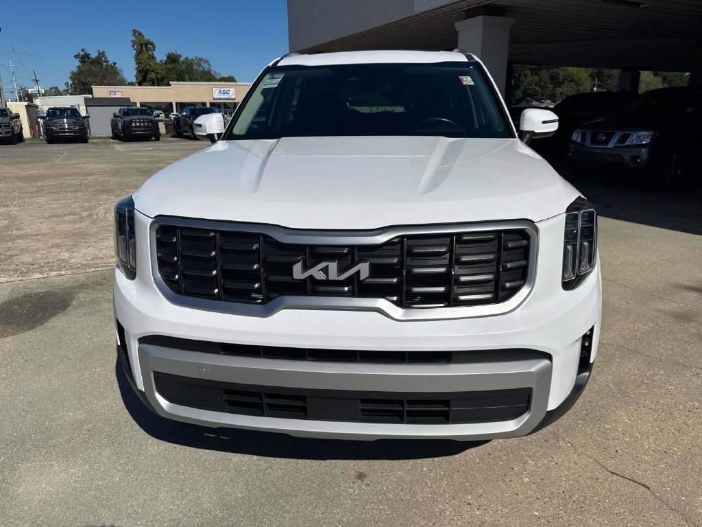 Used 2025 White Kia S image 6