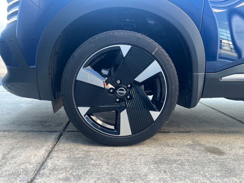 New 2026 Deep Blue Pearl Nissan SR image 24