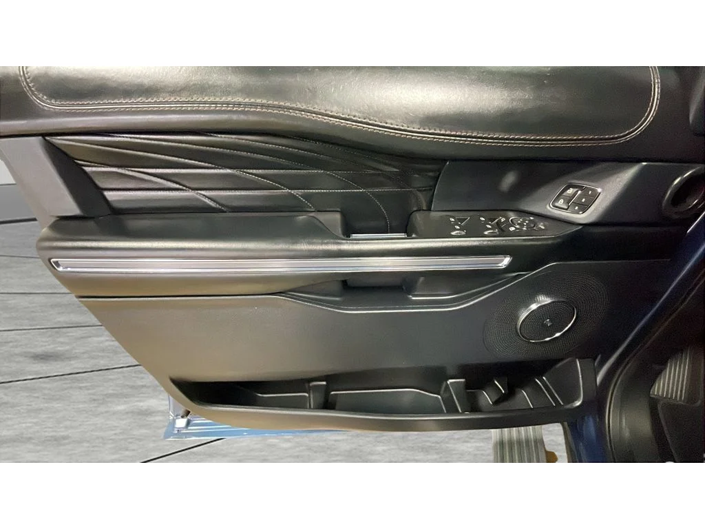 Used 2020 Blue Metallic Ford Platinum image 10