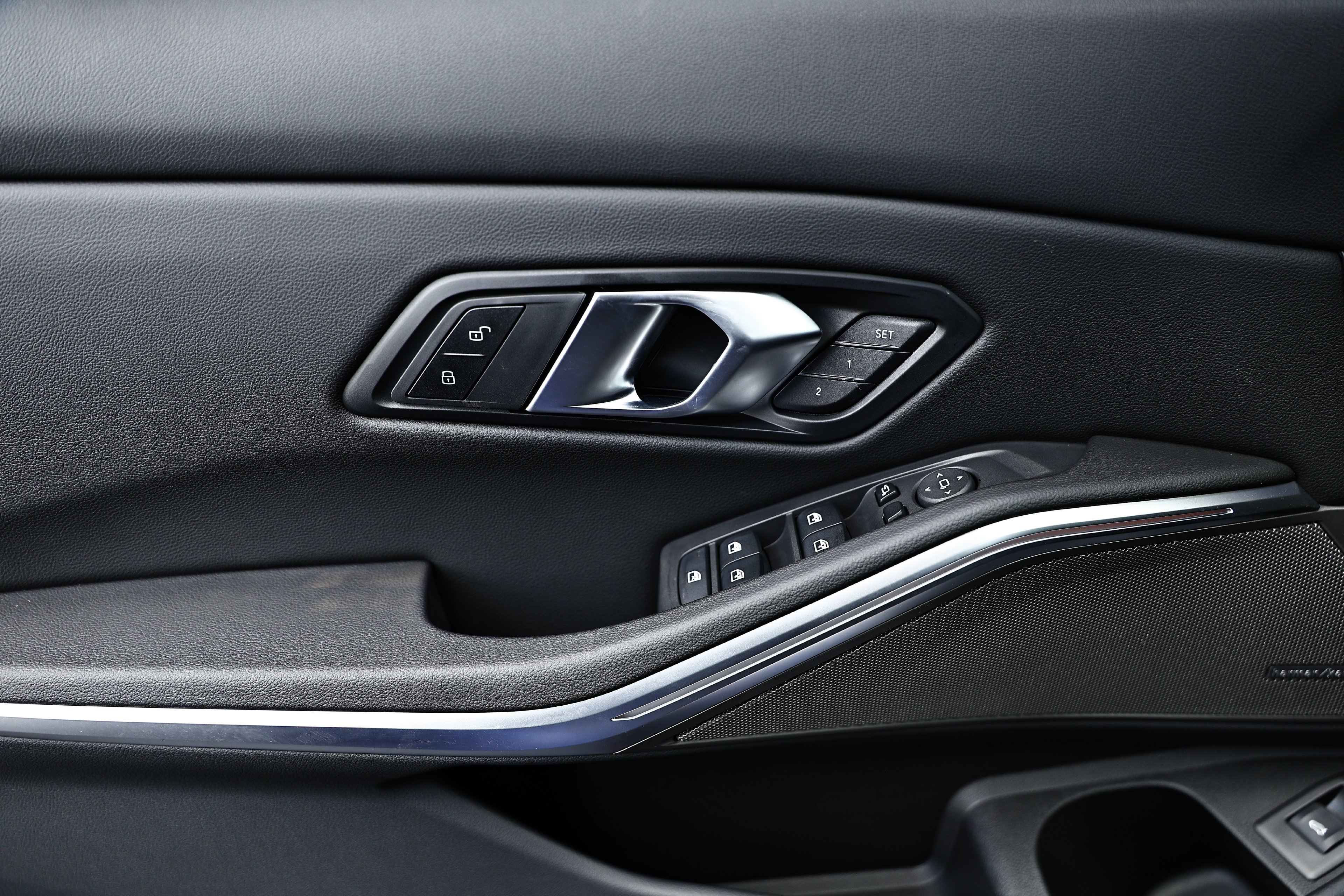 New 2026 Portimao Blue Metallic BMW 330i image 15