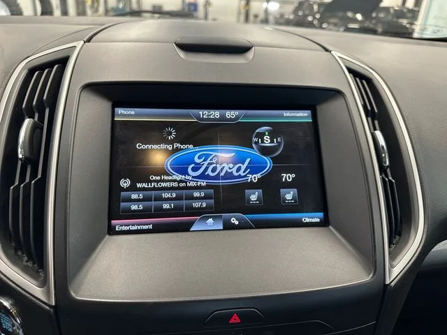 Used 2015  Ford SEL image 25