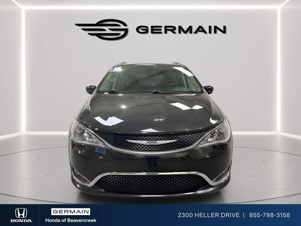 Used 2017 Chrysler Pacifica Touring-L with VIN 2C4RC1BGXHR743569 for sale in Beavercreek, OH