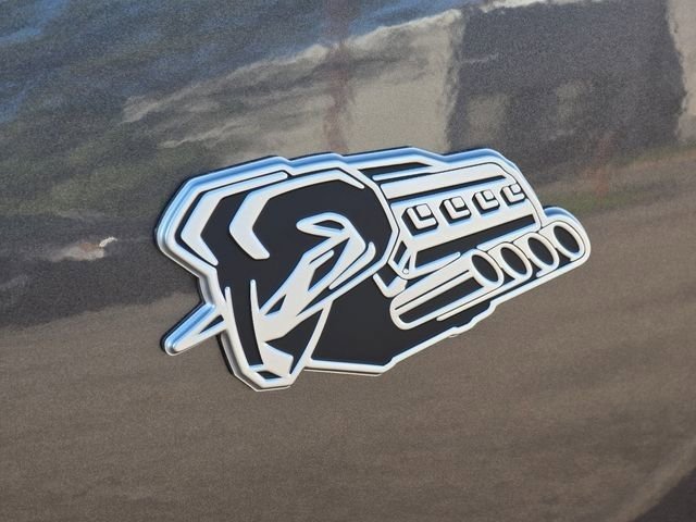 New 2026 Granite Crystal Metallic Clear-Coat Exterior Paint RAM Laramie image 32