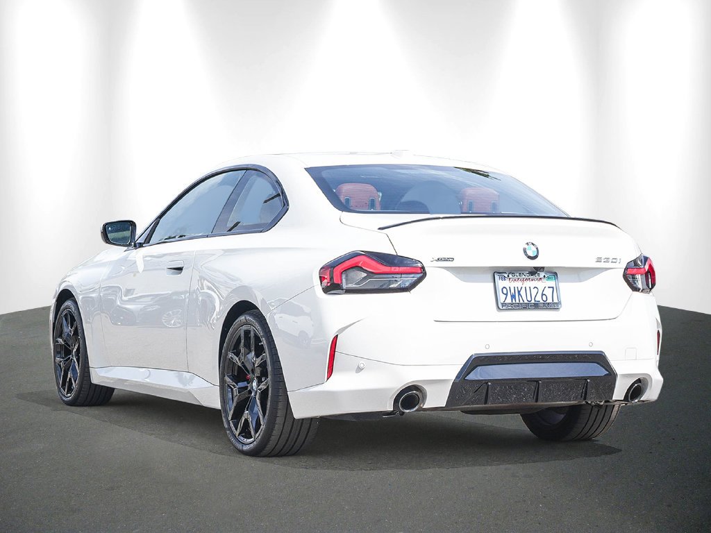 2026 BMW 2 Series photo 4