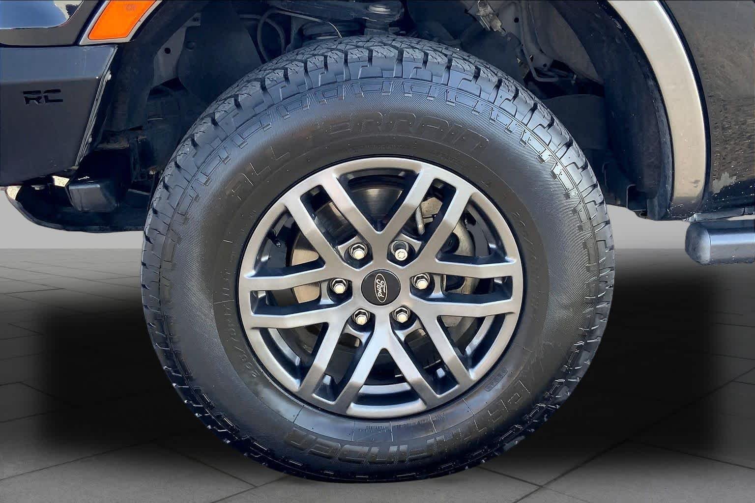Used 2022 Shadow Black Ford XLT image 11