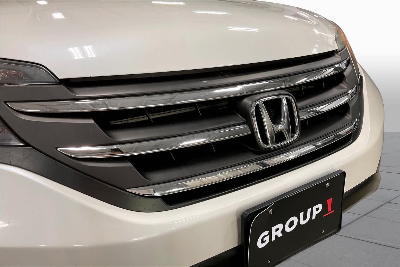 Used 2014 White Diamond Pearl Honda EX image 30